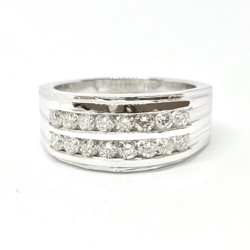 Elegant white gold diamond ring