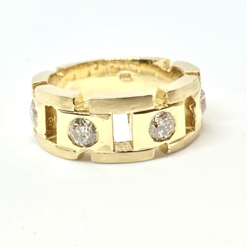 Dazzling gold and diamond ring