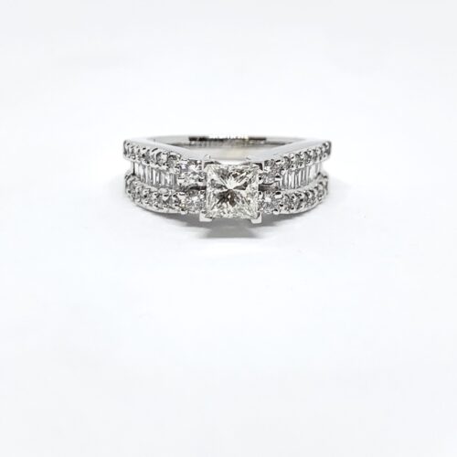 Classic and chic diamond engagement ring