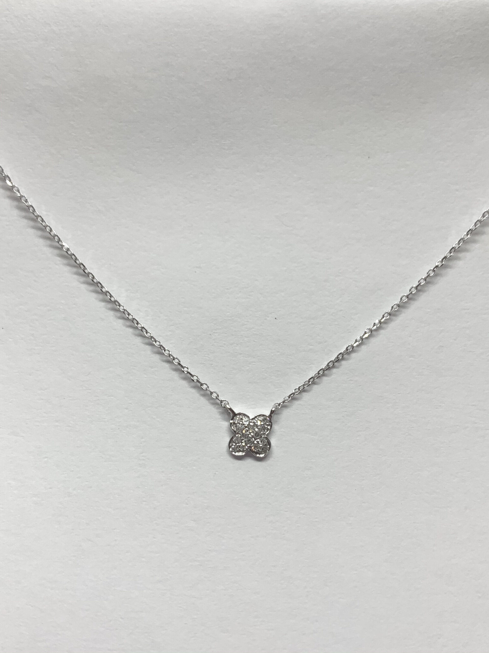 Clover Fine Line Diamond Necklace | Fascinating Necklace | CaratLane