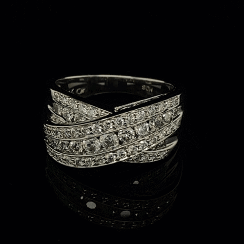 Silver ring with sparkling diamonds
