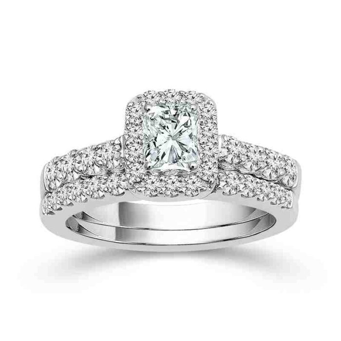 Sparkling diamond engagement ring